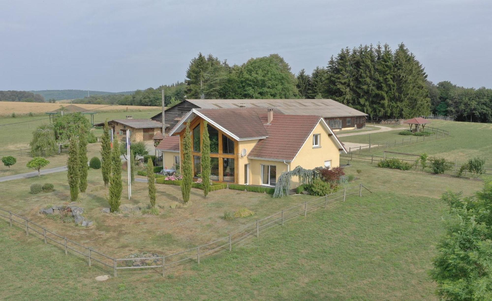 Frühstückspension Au Domaine Du Cerf 4*